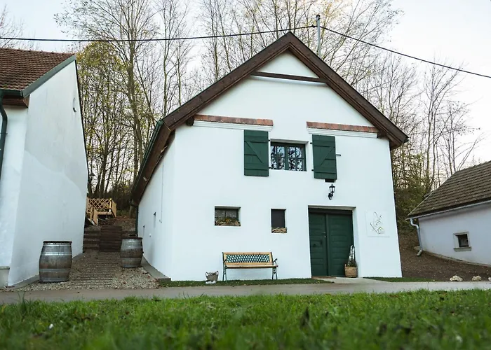 Holiday home Weinfass-chalet Fuer 8 In By Interhome Grub an der March